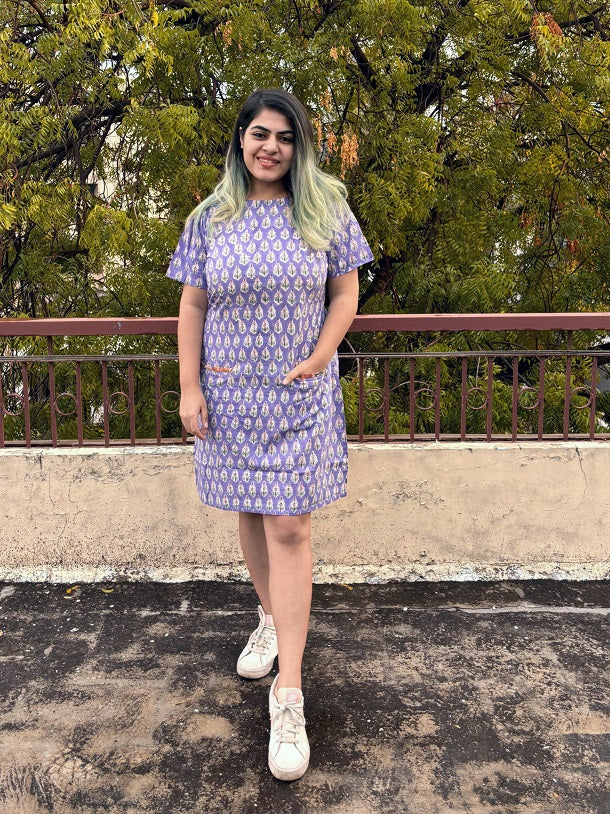 Lavender Knee Length Shift Dress with Front Pockets