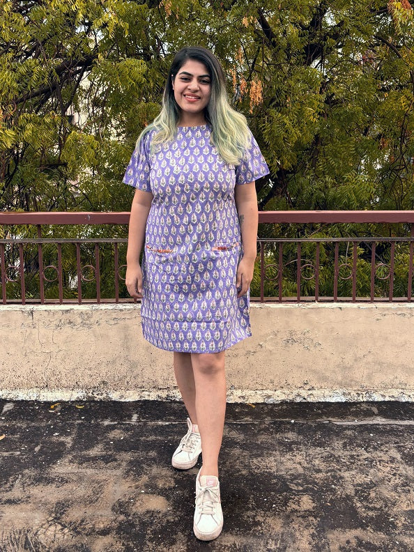 Lavender Knee Length Shift Dress with Front Pockets