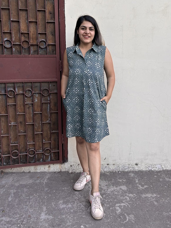 Baadal A Line Knee Length Collar Dress