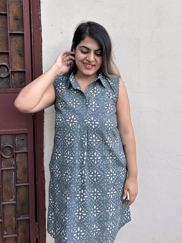 Baadal A Line Knee Length Collar Dress