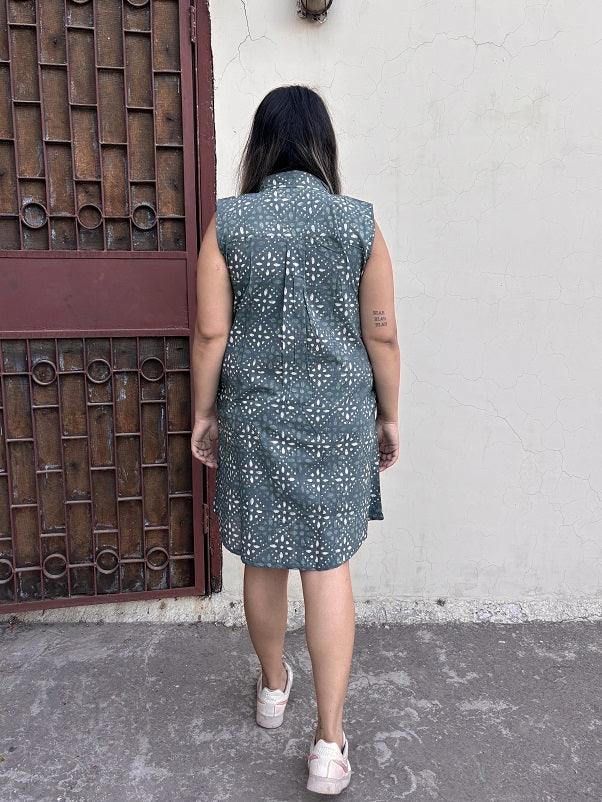 Baadal A Line Knee Length Collar Dress
