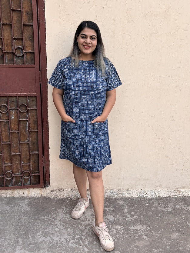 Neel Knee Length Shift Dress with Front Pockets