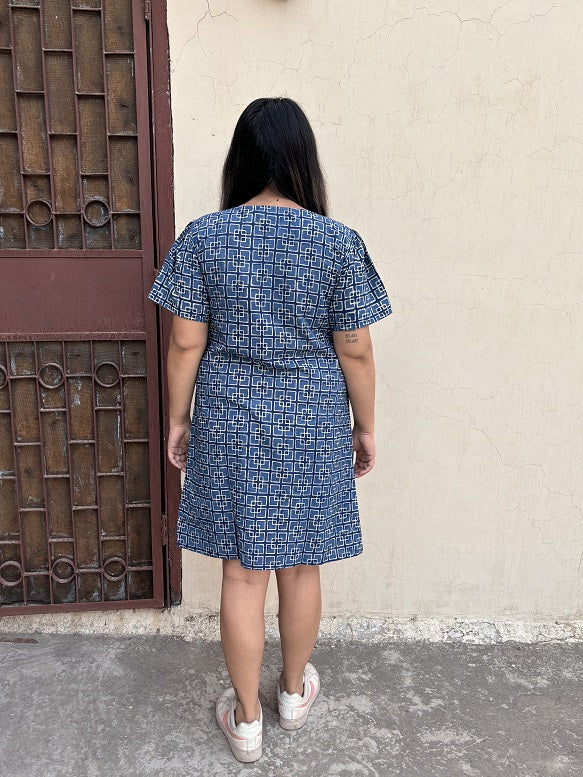 Neel Knee Length Shift Dress with Front Pockets