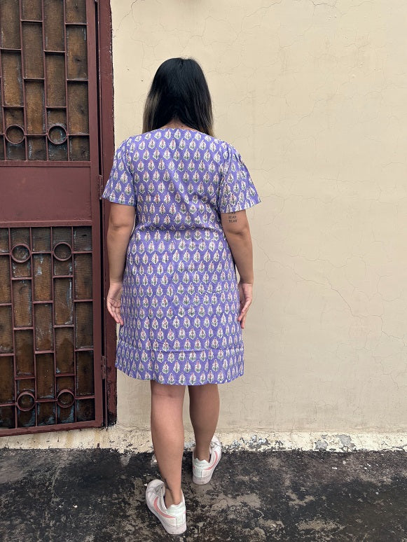Lavender Knee Length Shift Dress with Front Pockets